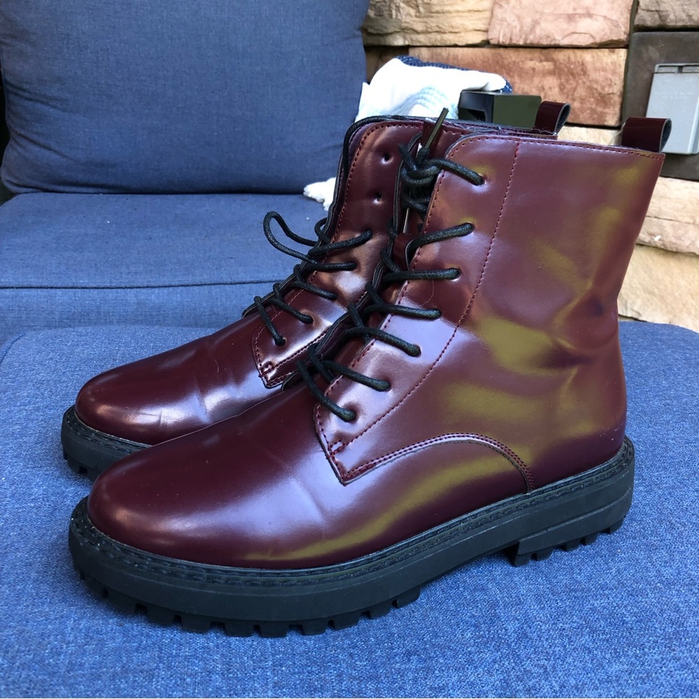 Shoe dazzle maroon combat boots New 8